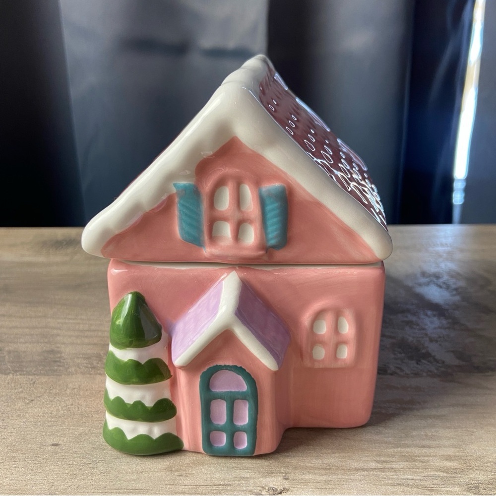 Adorable DW Home‎ Pink Christmas Candle House Ceramic Decor Peppermint Popcorn